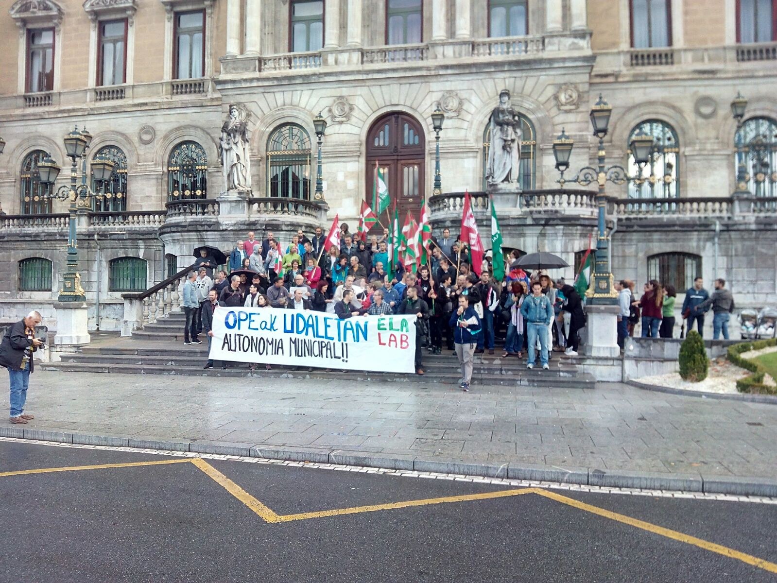 ELA eta LABek arbuiatzen dugu Eusko Jaurlaritzak martxan jarri duen udal ezberdinetarako Udaltzaingoko EPE bateratua