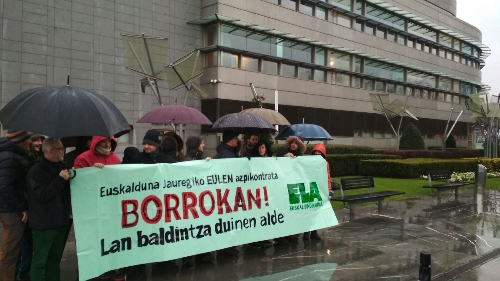 Euskalduna Jauregiak greba mugagabean diren langileak ordezkatu ditu grebak eraginik izan ez dezan