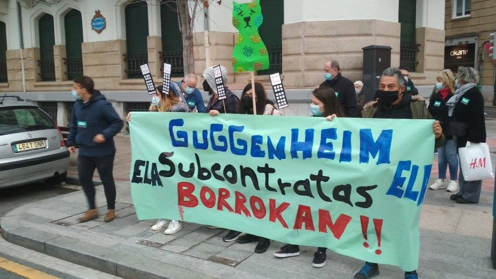 Guggenheim Museoak egungo abagunea baliatu nahi du lanpostuak ezabatzeko