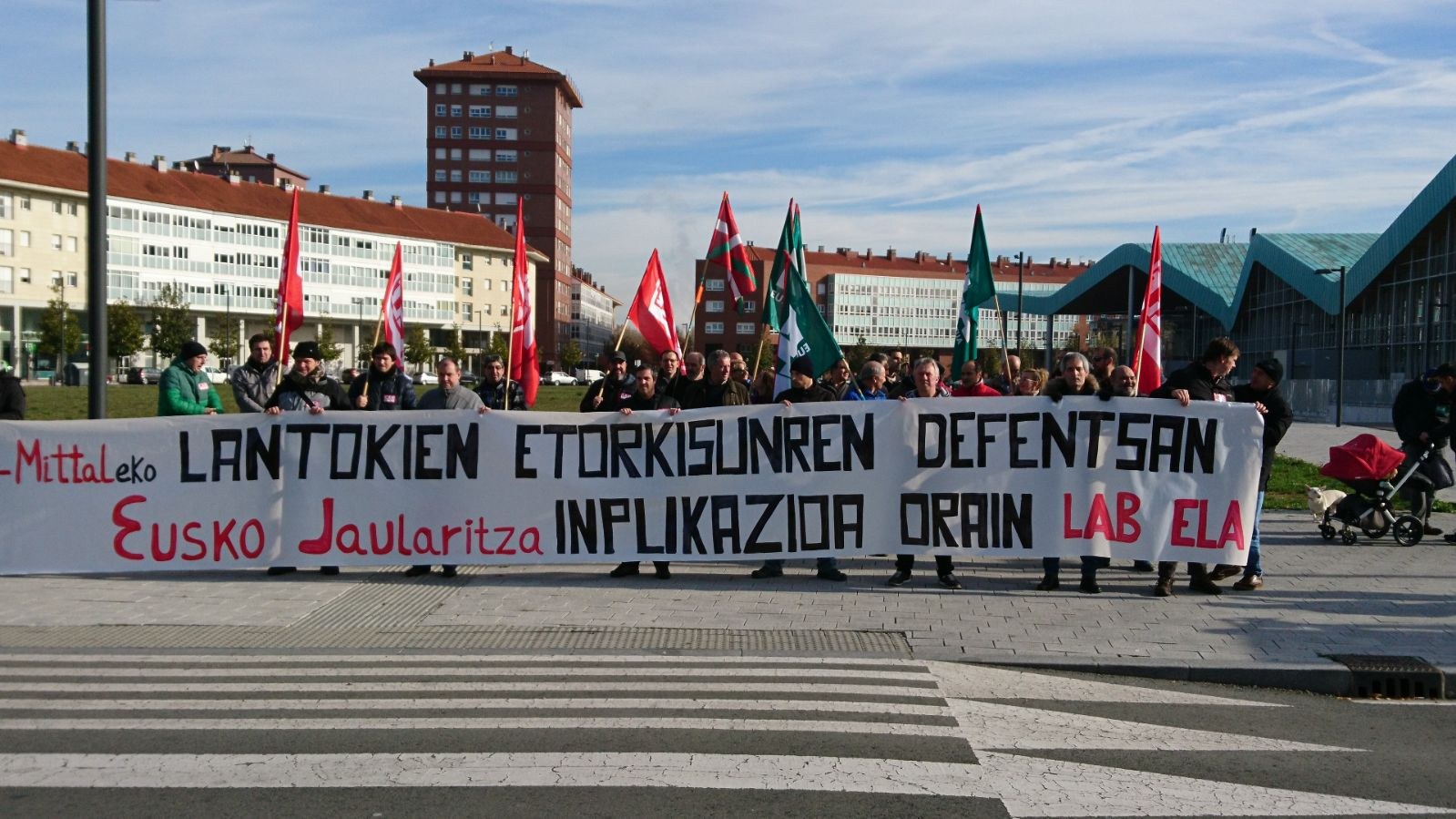 Arcelor Mittalen desindustrializazioaren aurrean, inplikazioa exijitzen diote Eusko Jaurlaritzari Arcelor Mittalen desindustrializazioaren aurrean, inplikazioa exijitzen diote Eusko Jaurlaritzari