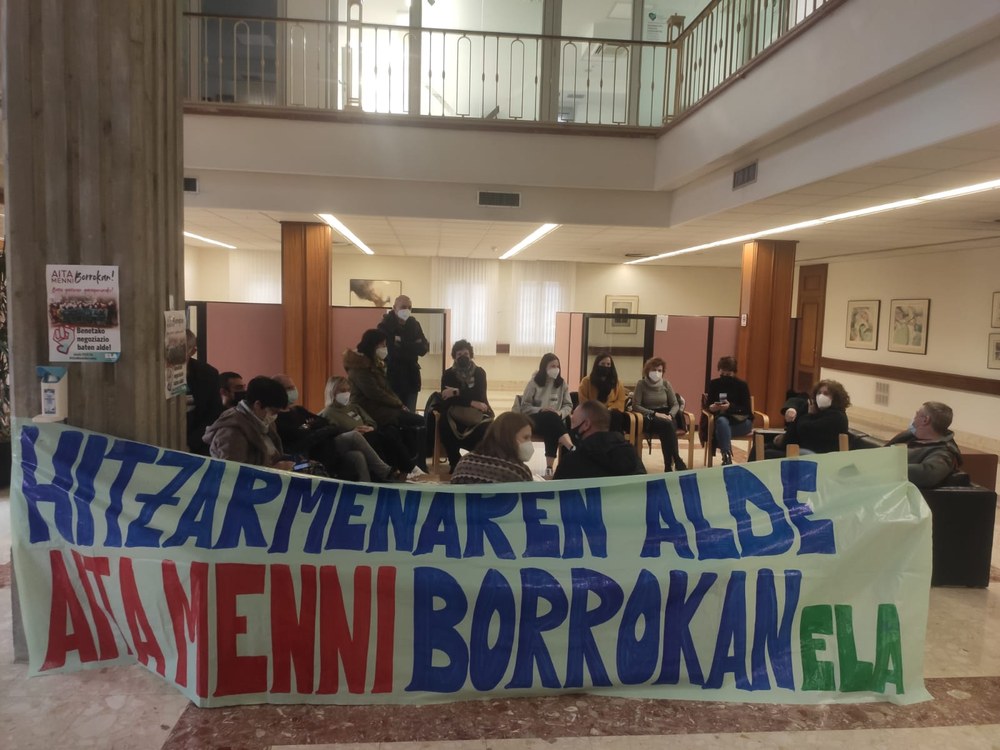 Gehiegizko zerbitzu minimoek baldintzatuta ekin diote Aita Menniko langilek  greba tanda berriari