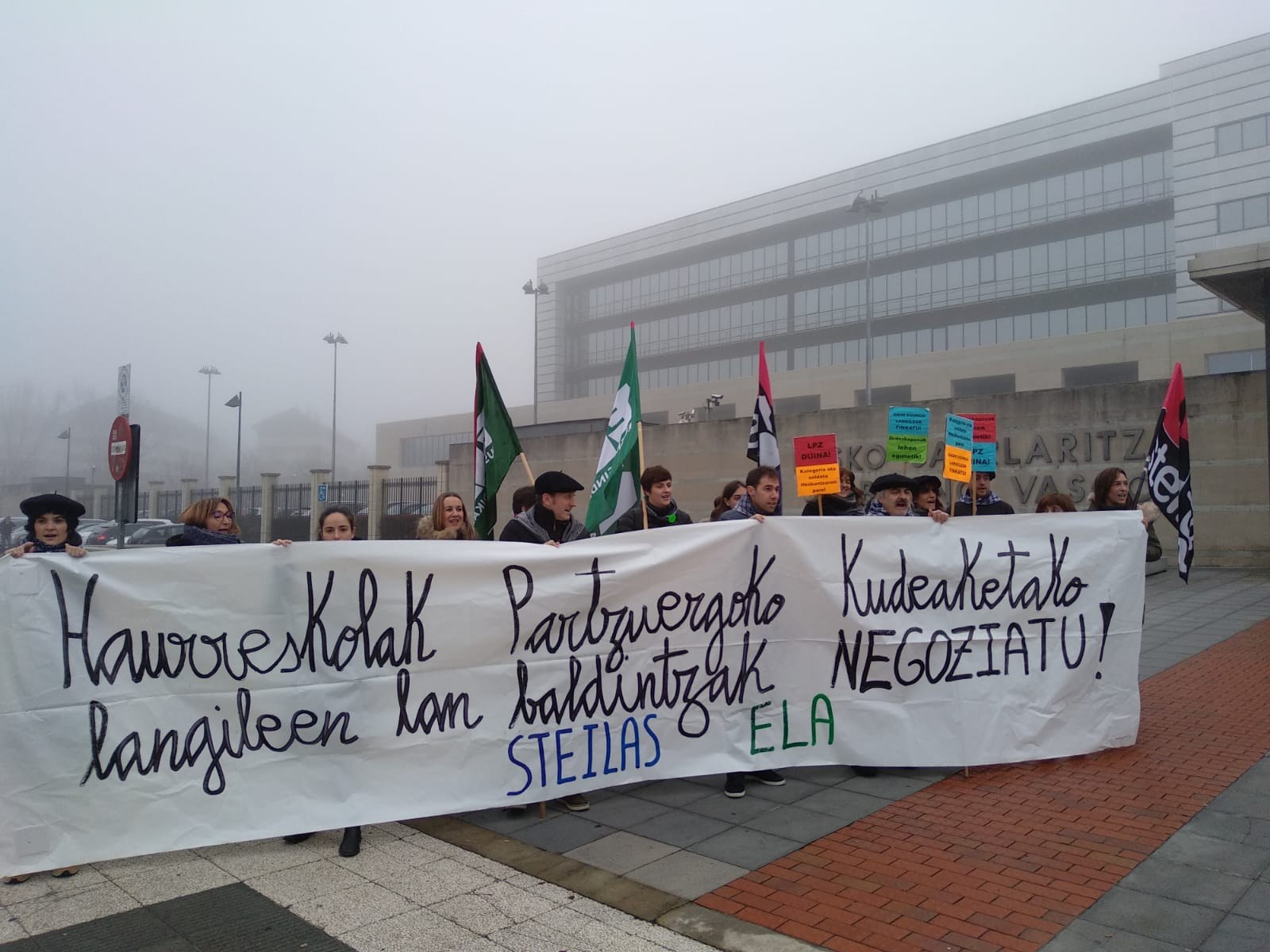 Haurreskolak Partzuergoko Kudeaketa langileen kolektiboan deitutako grebak jarraipen zabala izan du