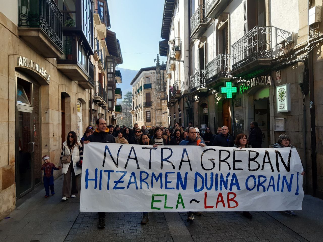 Langileek ekoizpena geldiarazi dute beste behin Langileek ekoizpena geldiarazi dute beste behin