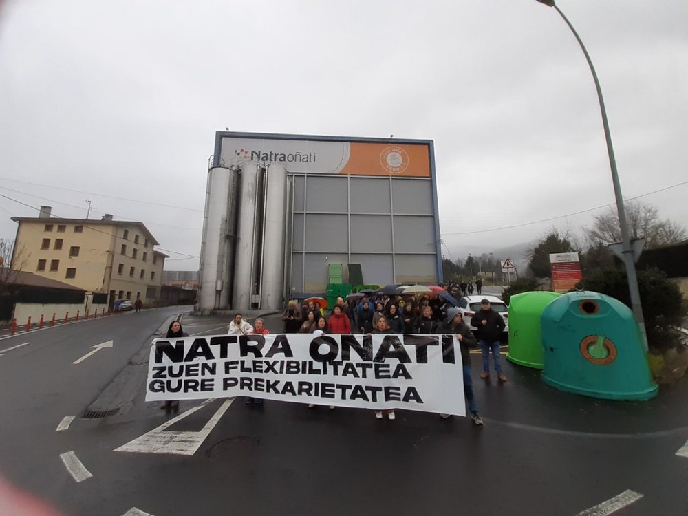 Langileek ekoizpena geldiarazi dute bigarren lanuzte egunean