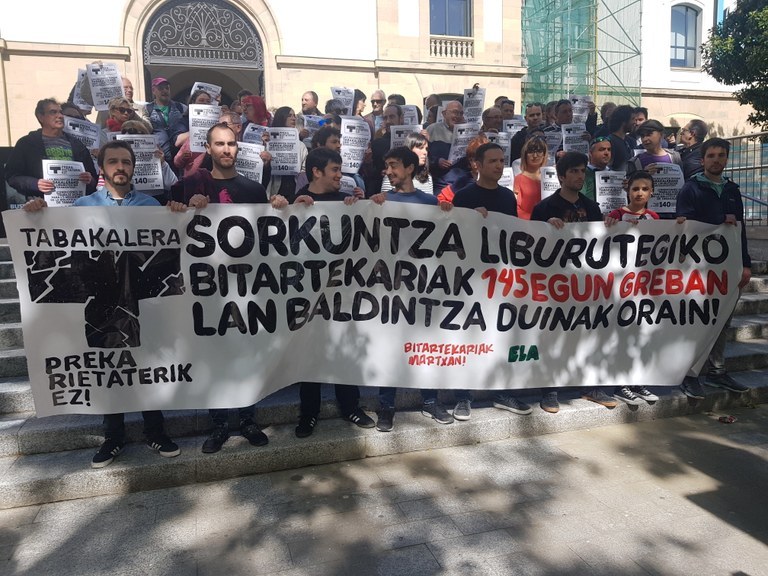 Akordioa Donostiako Tabakaleran zazpi hilabeteko grebaren ondoren