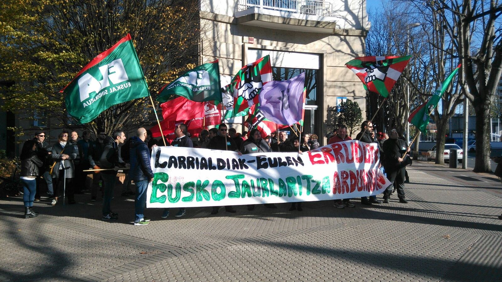 Anbulantzietako langileei eraso gehiagorik ez!