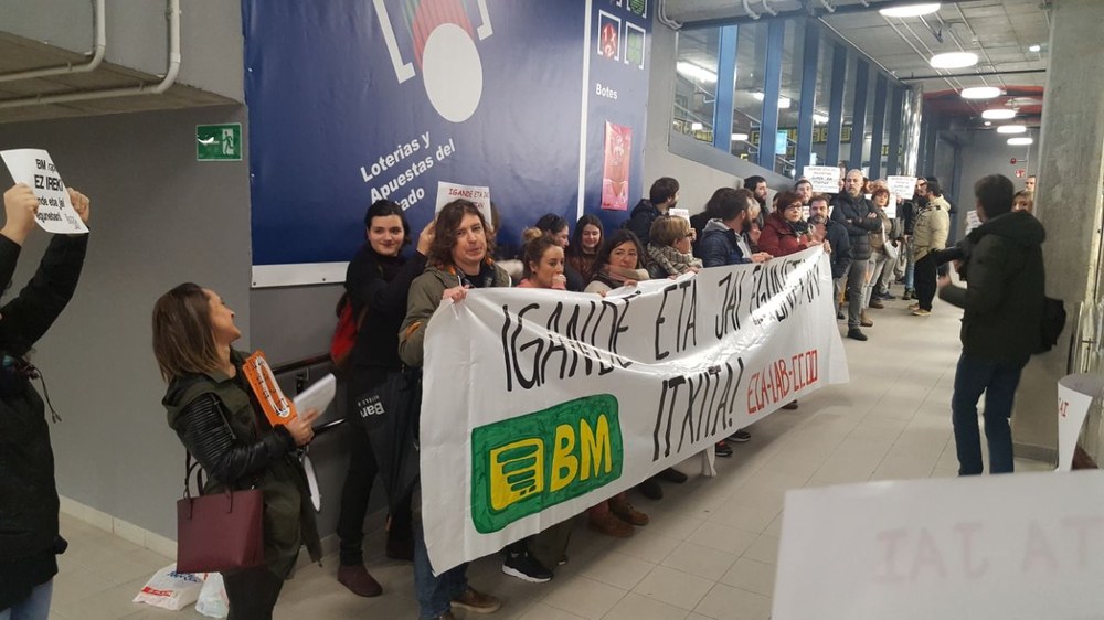 Igande eta jai egunetan Super BM itxita!