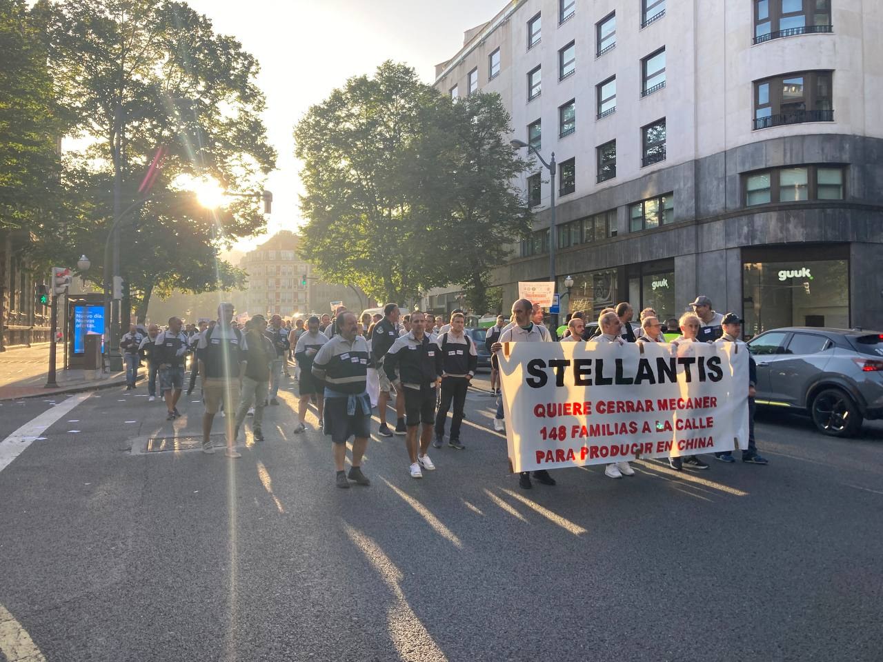 Greba eta manifestazioa, Urdulizko (Bizkaia) lantegiaren bideragarritasuna aldarrikatzeko
