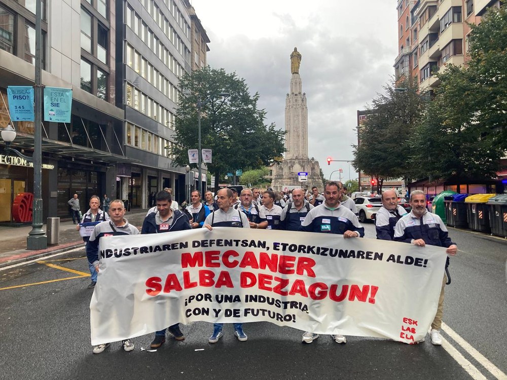 Langile guztiek egin dute greba fabrika deslokalizatzeko erabakiaren aurka