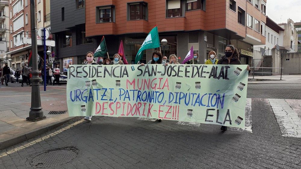 Mungiako San Jose Etxe-Alai egoitzako langileek 5 gerokultoreren kaleratzea salatu dute