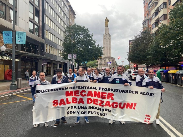 Berriz ere gelditu dute ekoizpena, hamazazpigarren greba egunean