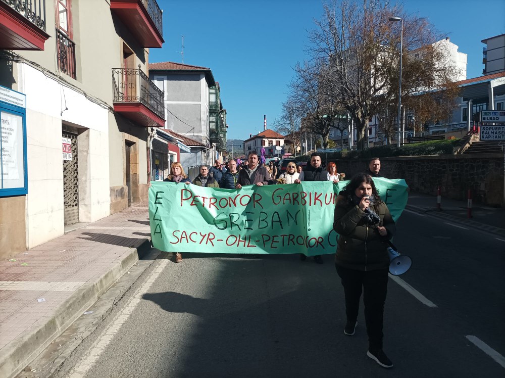 Azpikontratatutako garbitzaileek errefortzu plusa kobratu gabe jarraitzen dute