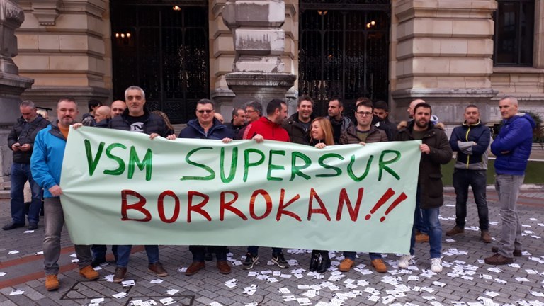 ELAk greba deitu du Supersur saihesbidean