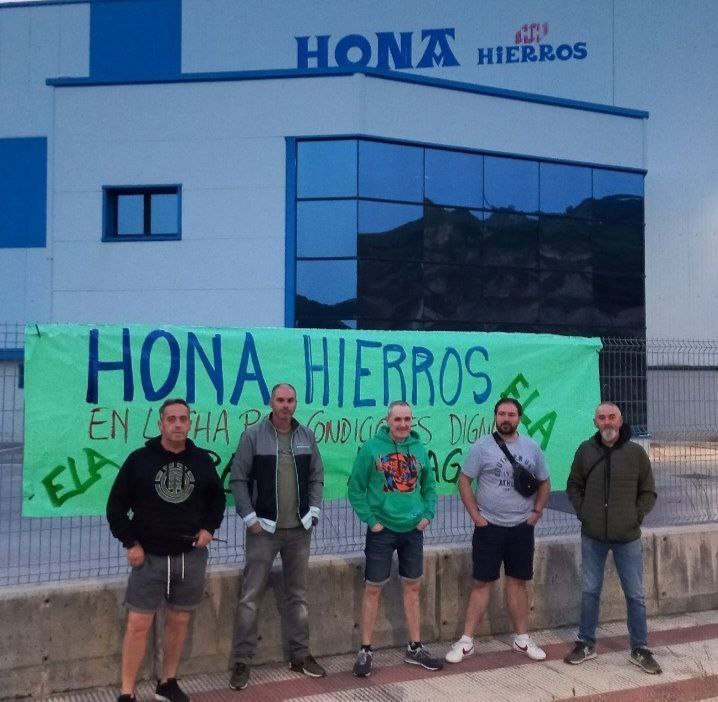 Hona Hierroseko langileak greba mugagabean daude, Bizkaiko Metalaren baldintzak lortzeko