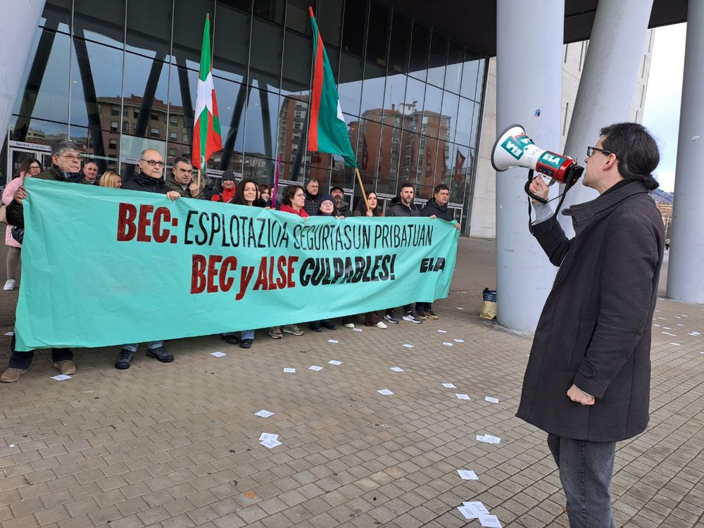 Kontzentrazioa egin dute Estatuko hitzarmenaren aurka