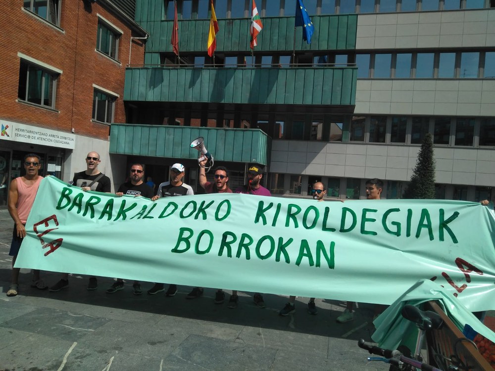 Lanuzteak Barakaldoko udal igerileku eta zentroetan