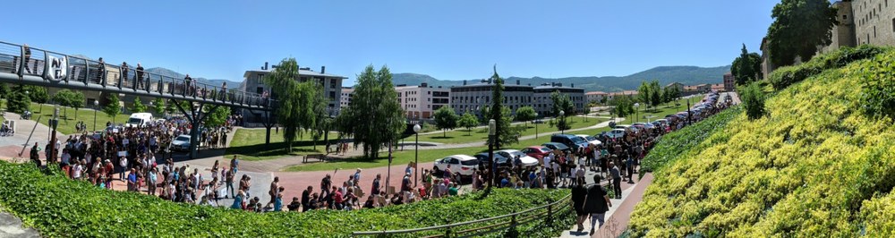 AHT-ren kontrako manifestazioa Lautadan