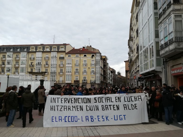 Arabako Esku-hartze Sozialeko langileen hirugarren greba egunak jarraipen zabala izan du