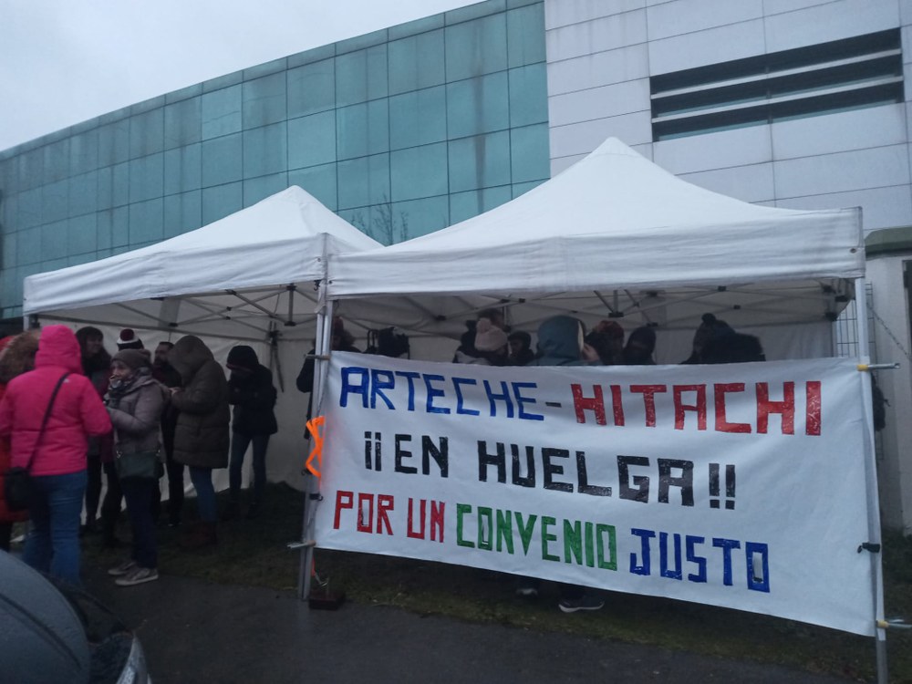 Arteche-Hitachiko (Gasteiz) grebak ekoizpena geldiarazten jarraitzen du