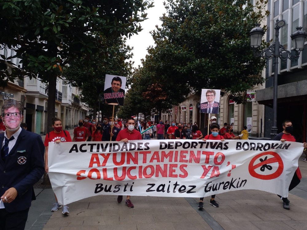 Disport Ekik (Gasteiz) sei hilabeteko atzerapenak pilatu ditu nominen ordainketan