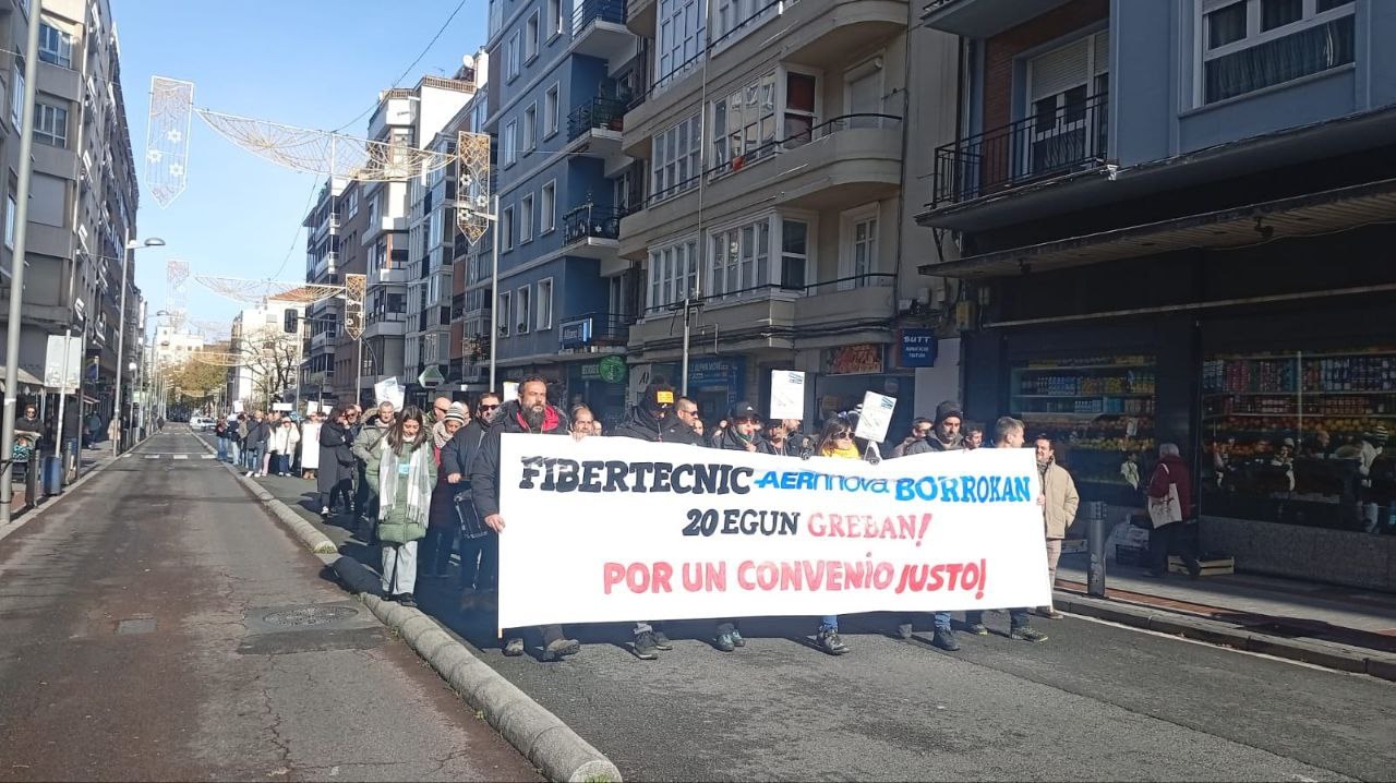 Greba mugagabearen hirugarren astea hasi da, produkzioa erabat geldituta