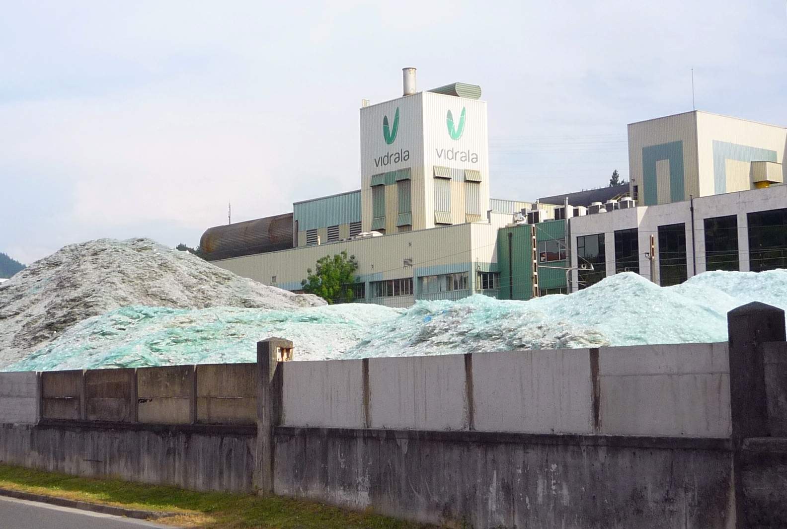 Grebari esker, zerbitzua Adeccori azpikontratatzea galarazi dute