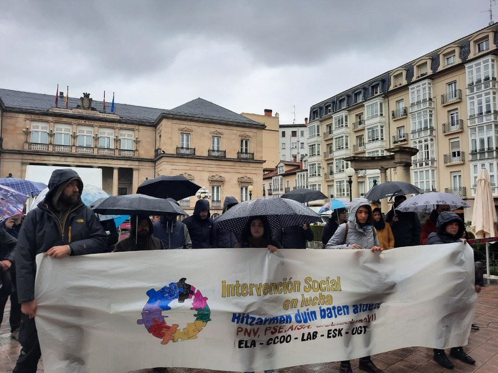 Mobilizazioak Arabako Esku-hartze Sozialean, patronalaren blokeoaren aurrean