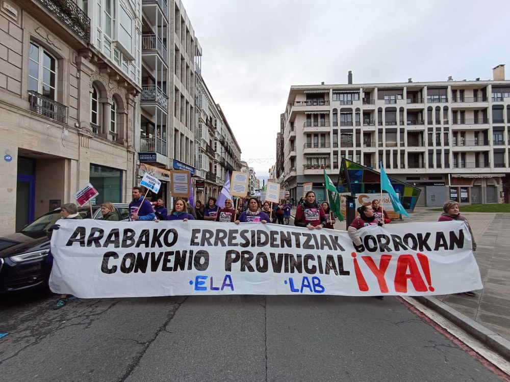 Olentzerok eta Mari Domingik langileak bisitatu dituzte bigarren greba egunean