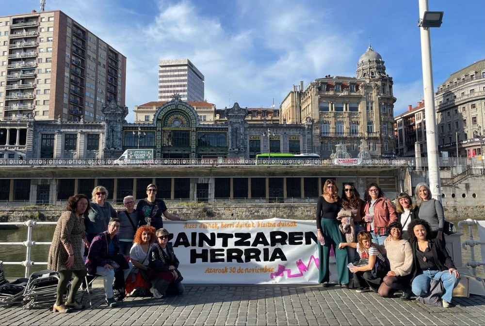 Zaintzei buruz modu kolektiboan hausnartu dute Bilbon, Greba Feminista Orokorraren urteurrenean