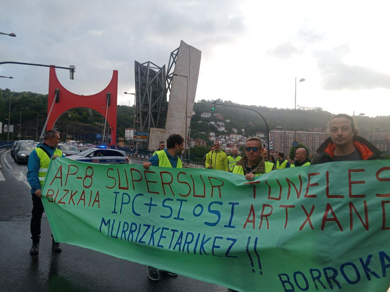 Astebeteko greba Artxandako eta Supersurreko tuneletan