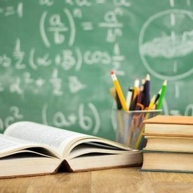 Bildarratzen azken iragarpenek agerian utzi dute sistema betikotzeko asmoa: hezkuntza-sareen banaketa, curriculum propiorik eza eta lan-baldintza eskasak