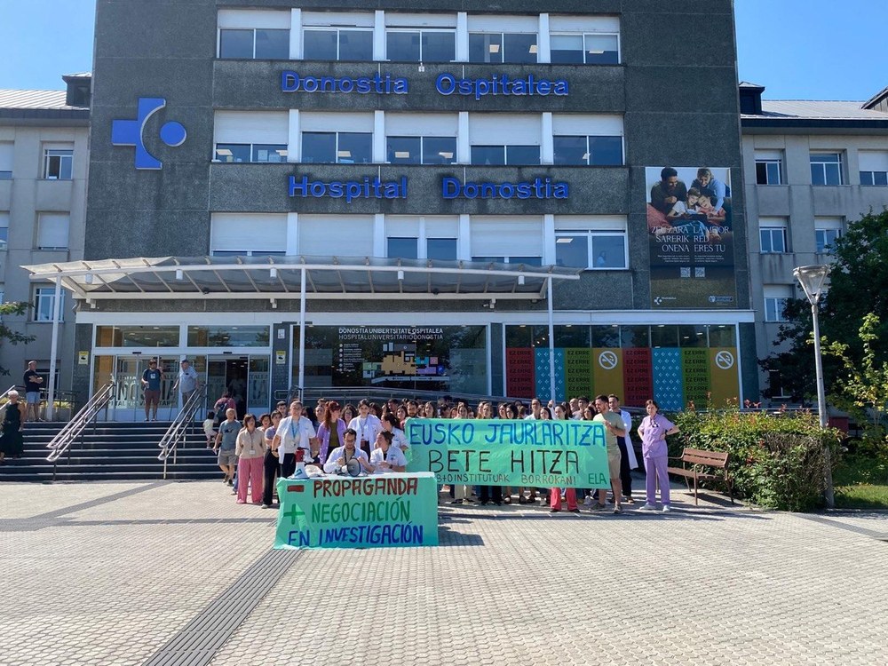Bioinstitutuetako baldintzak Osakidetzarekin parekatzeko akordioa blokeatu du Jaurlaritzak