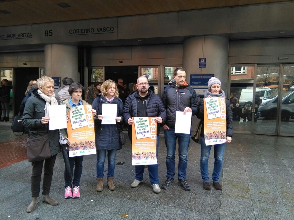 EAEko unibertsitatez kanpoko hezkuntza publikoan 12rako deitutako lanuztearen deialdia egin da Delegaritzan