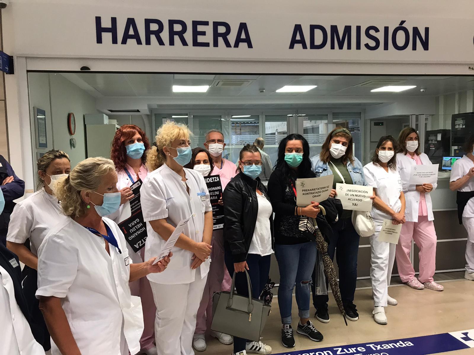 Egoera larriari aurre egiteko "premiazko neurriak" eskatu dizkiote sindikatuek Osakidetzari