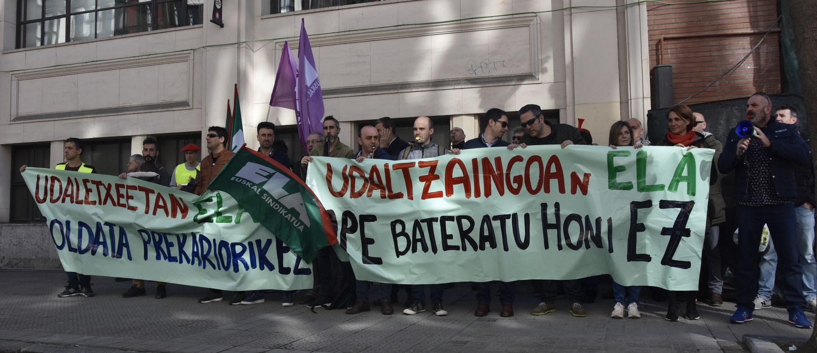 Ehunka Udaltzain interinoen lanpostuak kontsolidatzea exijitzen du ELAk