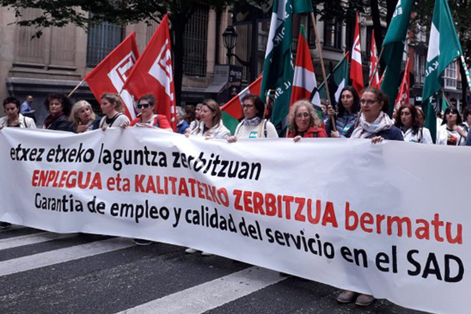 ELA, LAB eta USO sindikatuek 13 eguneko greba deialdia deitu dute Bizkaiko Etxez Etxeko Laguntza Zerbitzuan