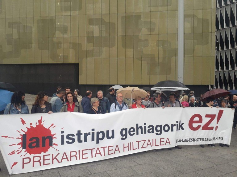 ELAk Bilboko Ingeniaritza Eskolan lan istripua izan zuen langilearen heriotza salatzen du