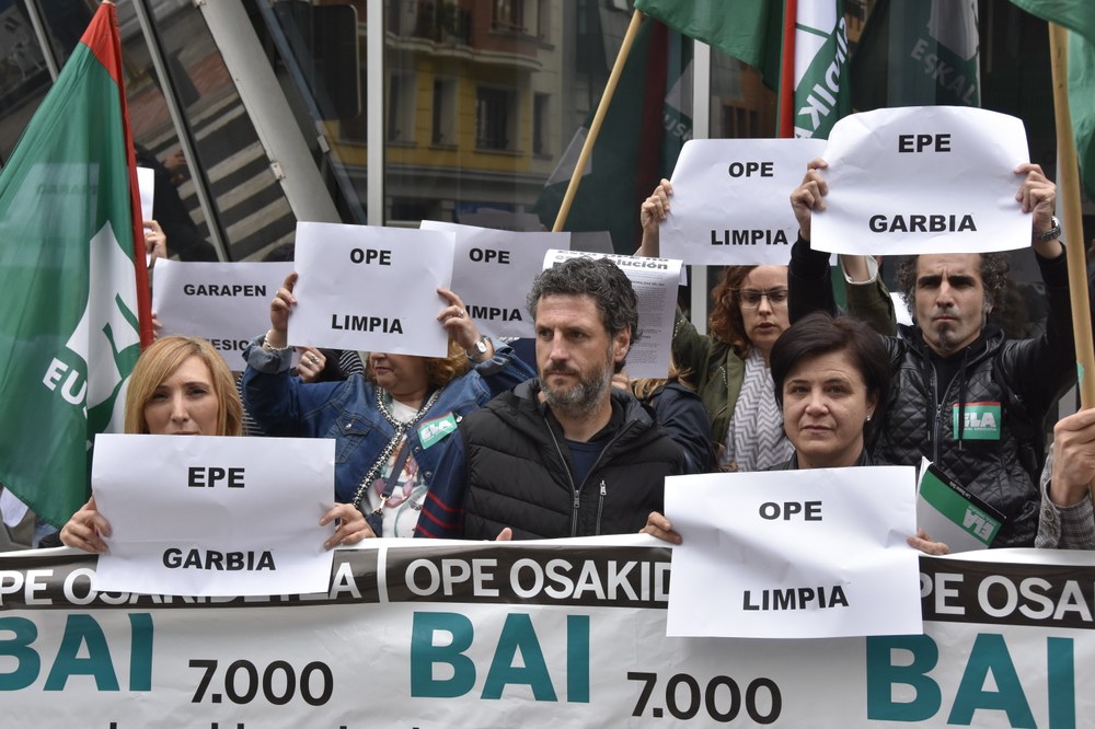 ELAk Jon Darpon osasun sailburuaren kargugabetzea eskatu du