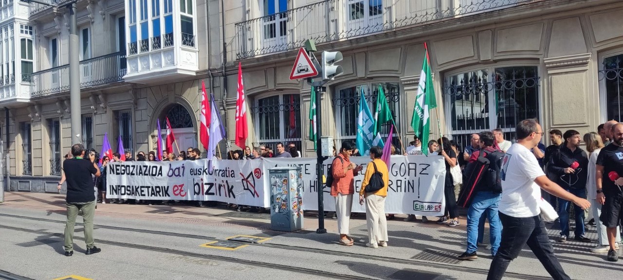 ELAk positibotzat jo du irratietako greba