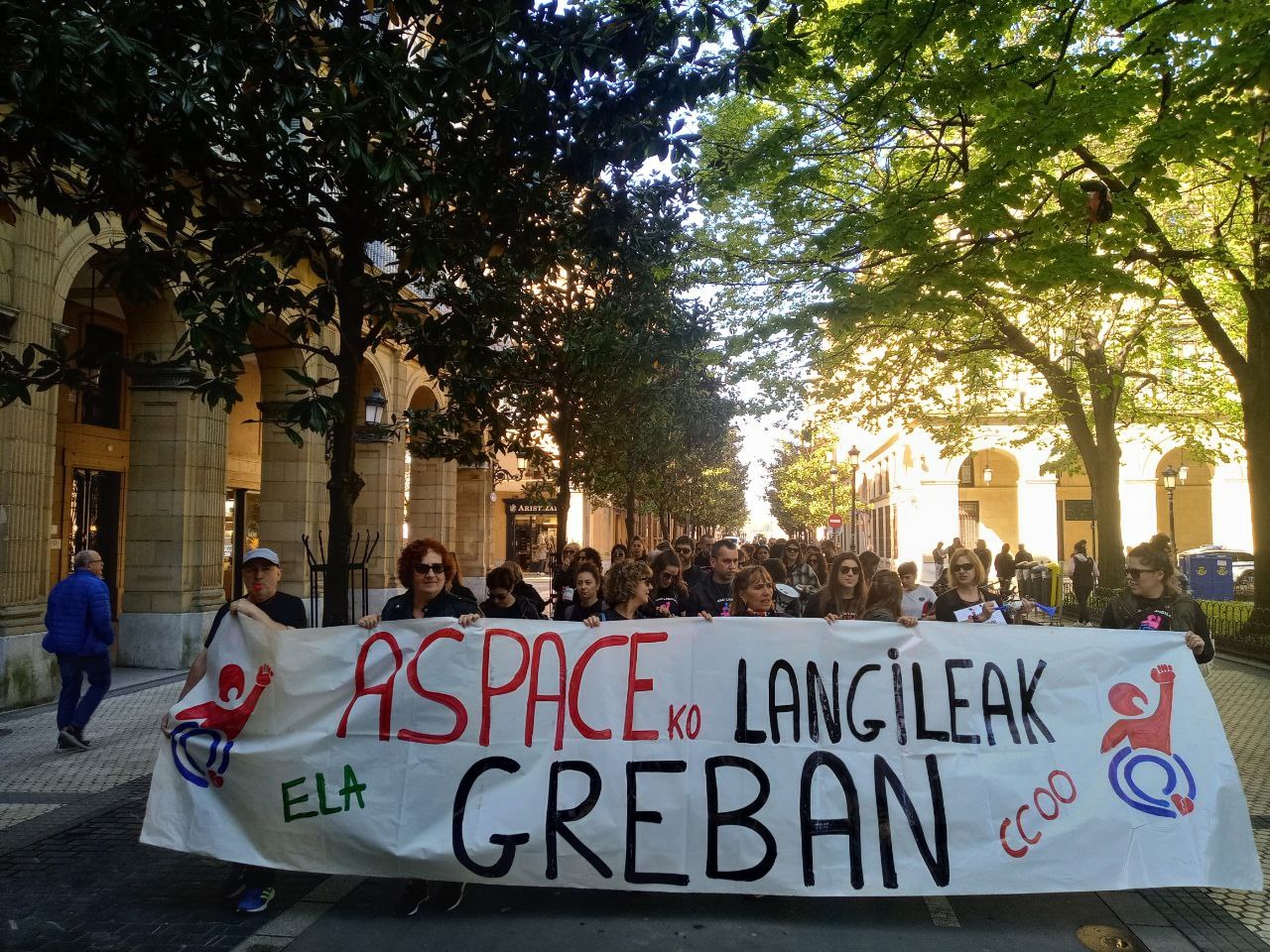 Erabateko jarraipena izan du Gipuzkoako eguneko zentroetako grebak