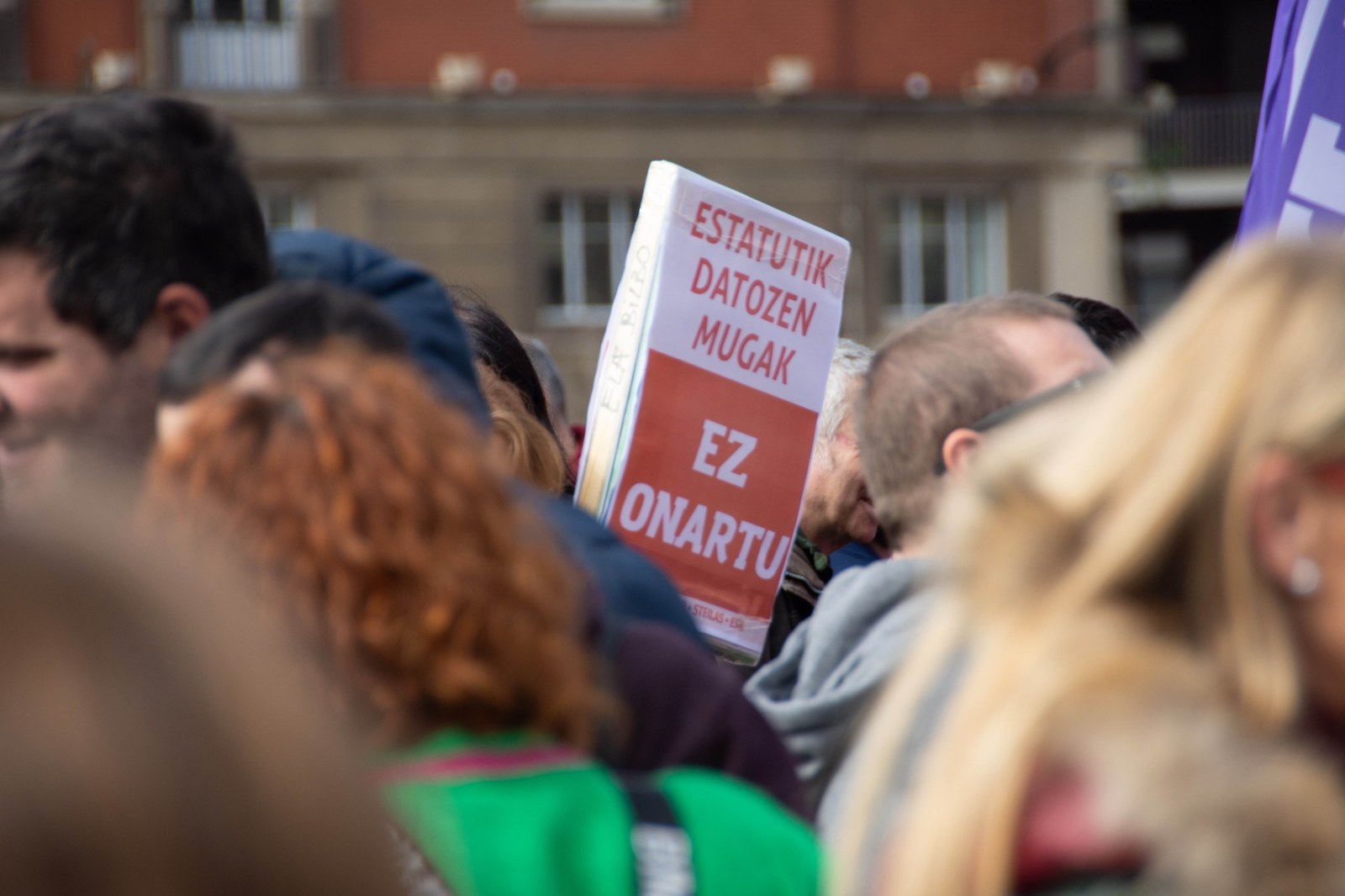 Estatuko Gobernu eta sindikatuek langile publikoen pobretze prozesuan beste urrats bat egin dute