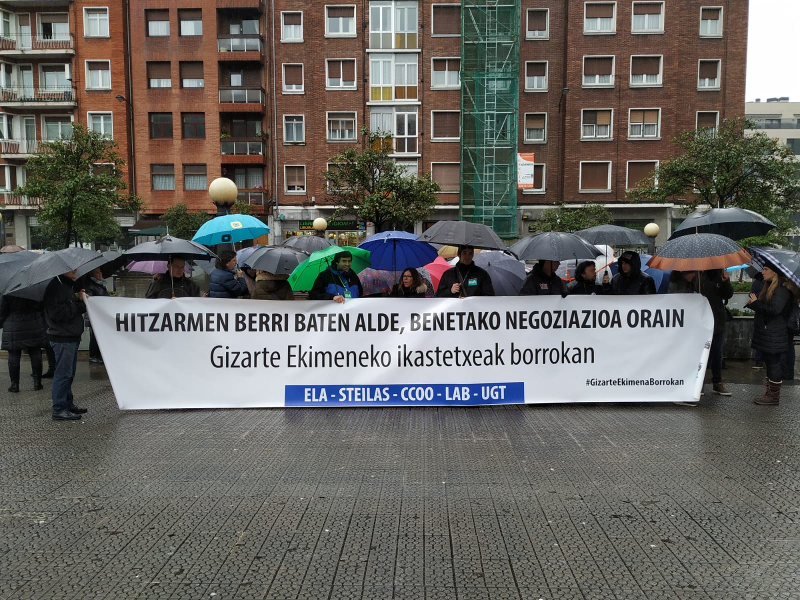 Gizarte Ekimeneko patronalei eta Eusko Jaurlaritzari arduraz jokatzeko eskatzen diete sindikatuek