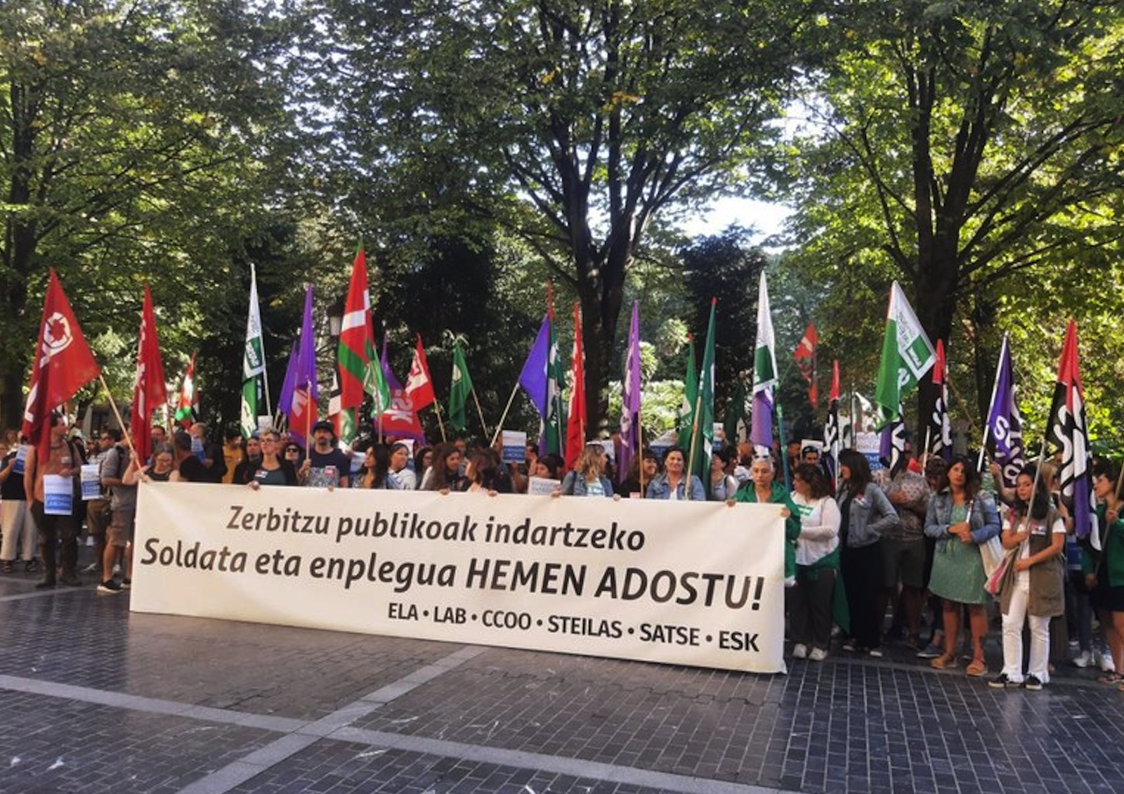 Greba deitzaileek bilera batera deitu dituzte arduradun politikoak