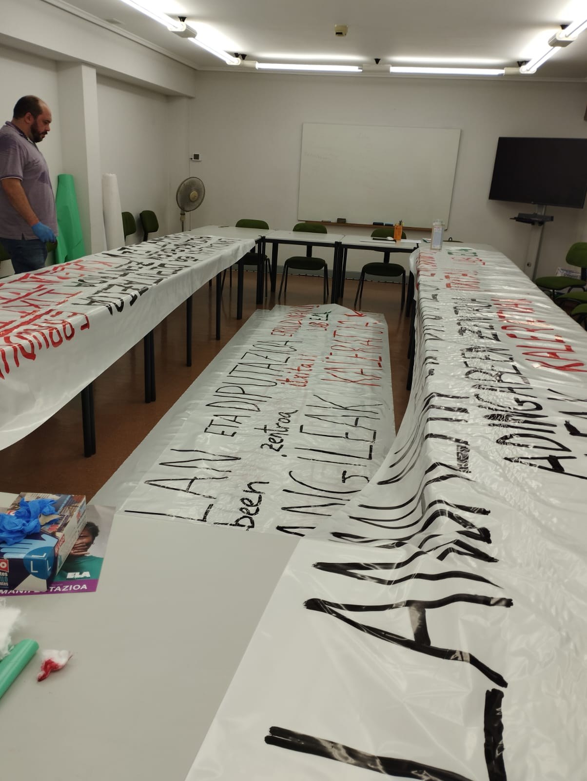 Greba mugagabea deitu dute irailaren 12tik aurrera