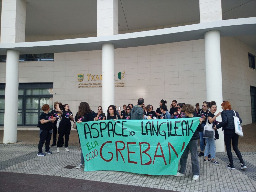 Grebak erabateko jarraipena izan du