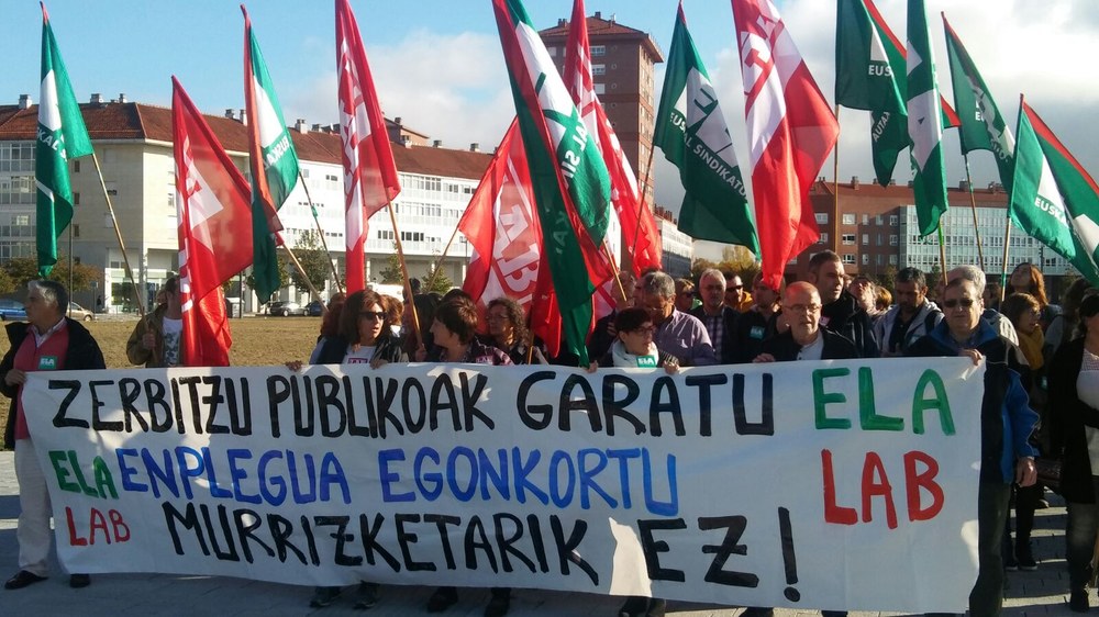 Administrazio publikoko langileen soldatak 2010eko hitzarmenean ezarritako mailatik beherago daude
