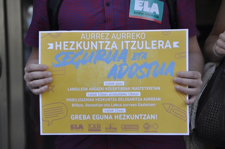 Hezkuntza Sailak osasun neurriak bermatzeko baliabideak planifikatu eta lehenbailehen helarazi ezean, gure eskoletan  kutsatze arazoak aurrikusgarri direla salatzen du ELAk