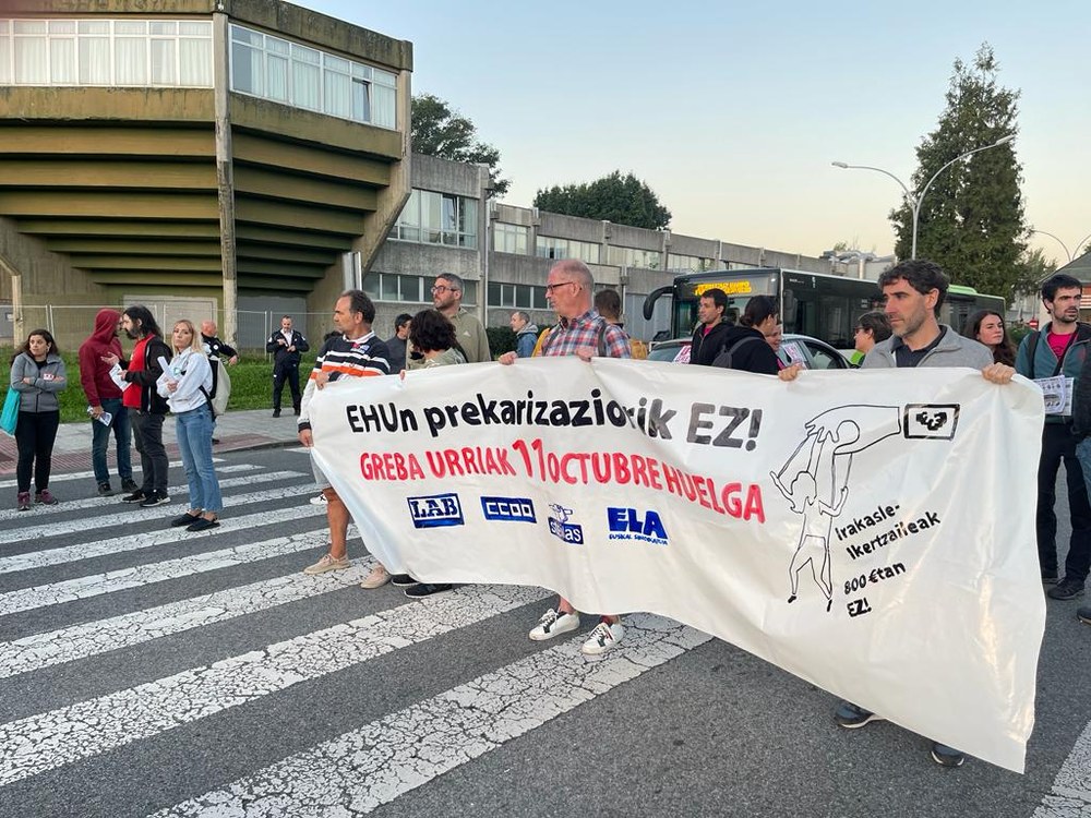 Jarduera akademikoa ia guztiz etetea lortu dute
