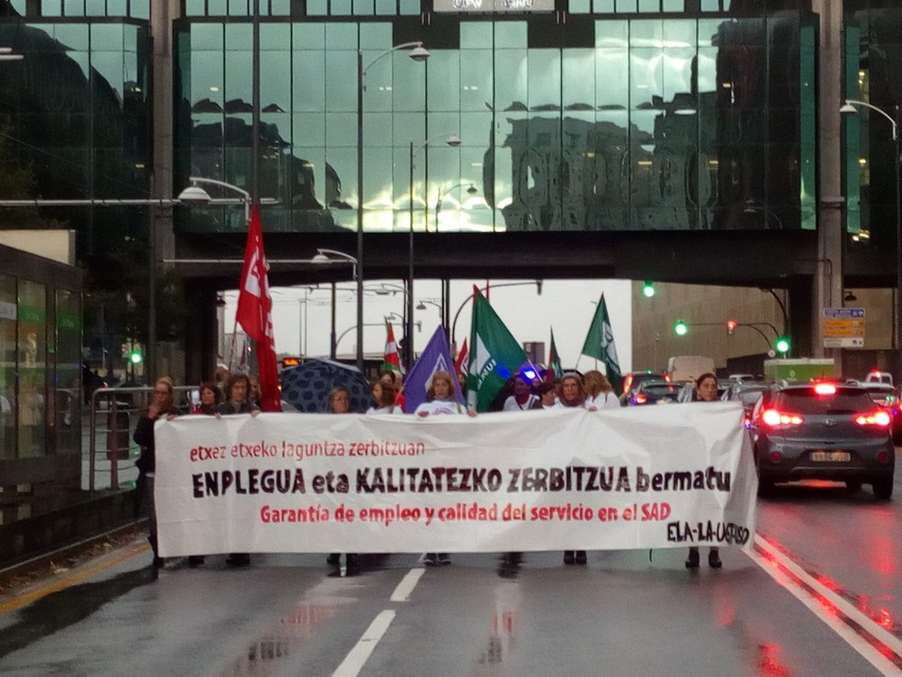 Jarraipen zabala Bizkaiko Etxez Etxeko Laguntzaren sektoreko ikasturteko lehen mobilizazio egunean