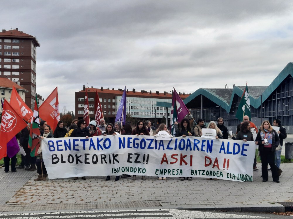 Lan-baldintza hobeak ekarriko dituen negoziazioa eskatzeko kontzentrazioa